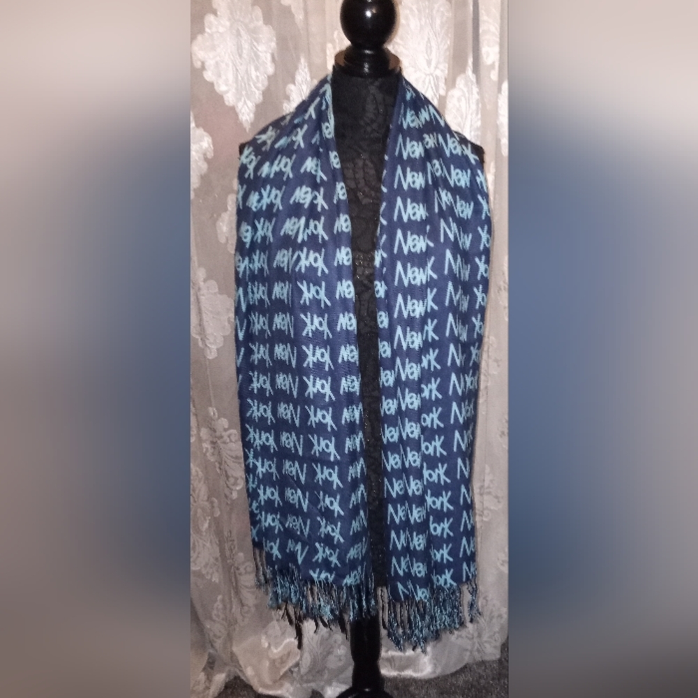 CASHMERE BLEND NEW YORK PRINT SCARF